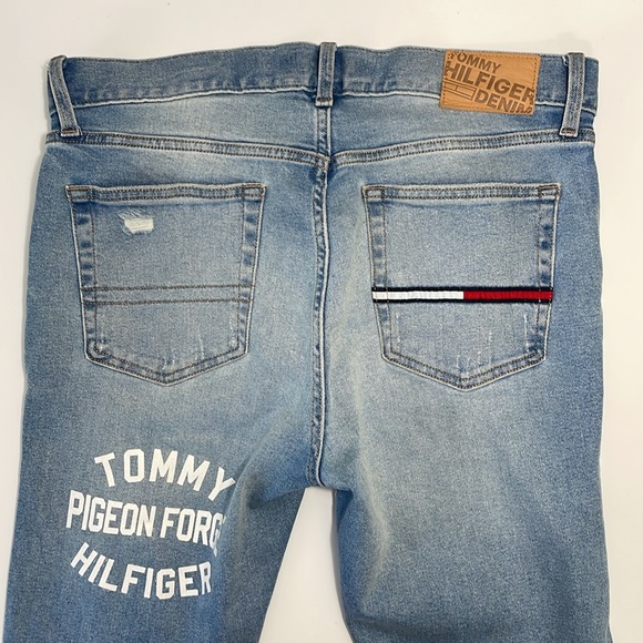 Tommy Hilfiger Size 34 Y2K vintage distressed light wash skinny jeans w/ patches - Picture 7 of 14